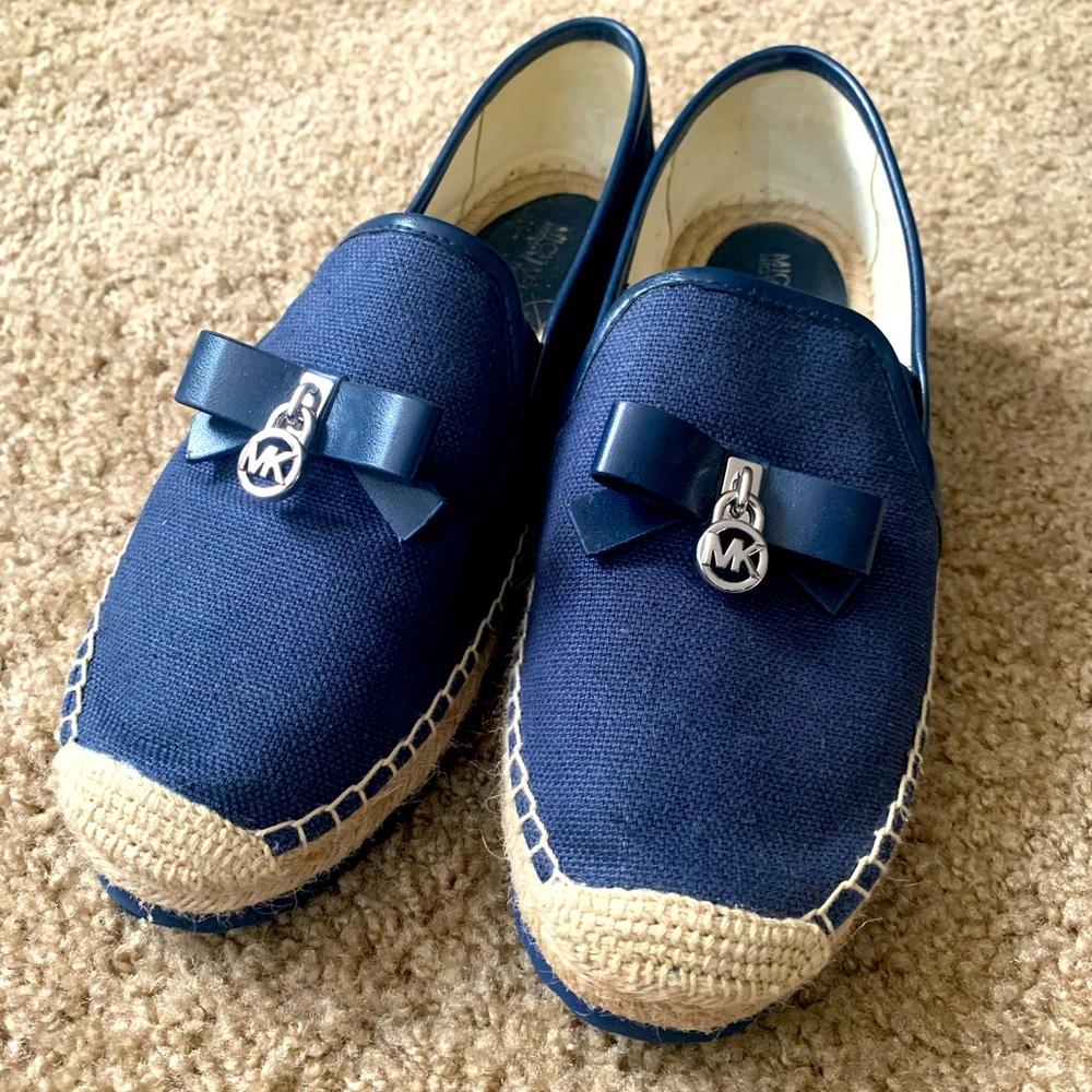 ✨NEW✨MICHAEL KORS NAVY BOW TIE ESPADRILLES - Picture 4 of 9